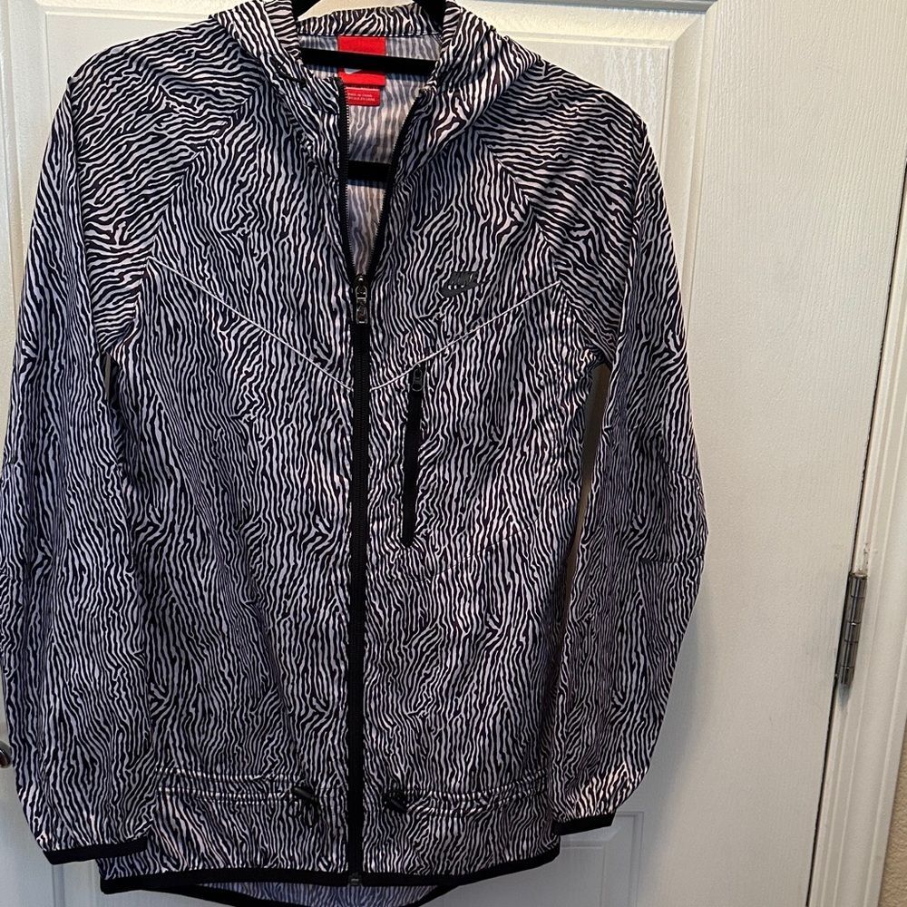 Nike Lightweight Zip front Black and White Zebra Print Hooded Windbreaker XS